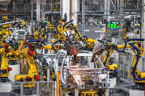 增强必胜信心 赢得战略主动 党的二十届四中全会锚定中国式现代化新目标与礼仪服务的重要性